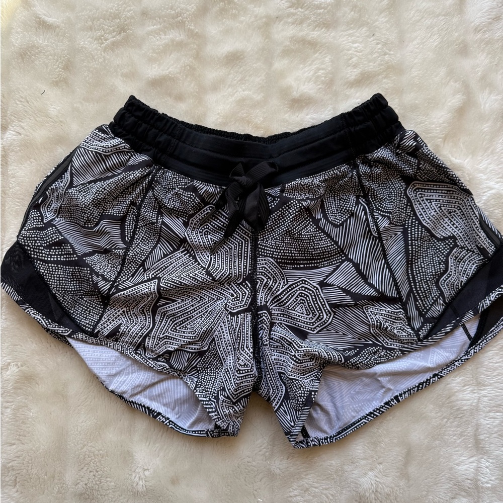 Lululemon Athletica Black and White Athletic Shorts Moisture-Wicking